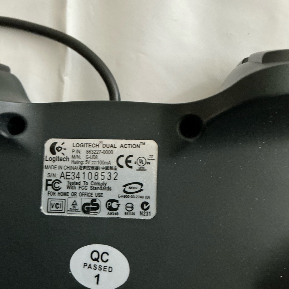 Logitech Dual Action USB Game Controller PC Mac - Untested - Picture 2 of 5